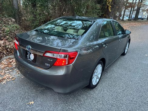 Used 2012 Toyota Camry XLE image 3