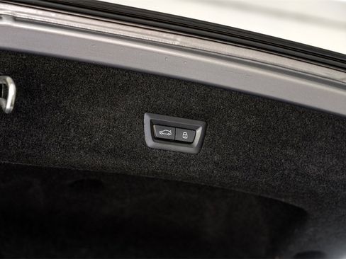 Used 2023 BMW 760i xDrive w/ Executive Package image 57