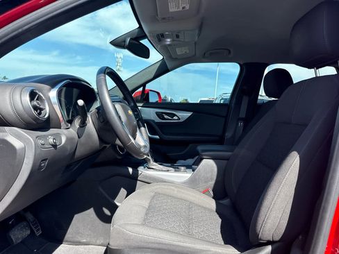Used 2020 Chevrolet Blazer LT FWD image 3