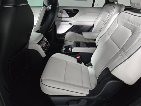 New 2026 Lincoln Aviator Black Label w/ Dynamic Handling Package AWD/4WD image 14