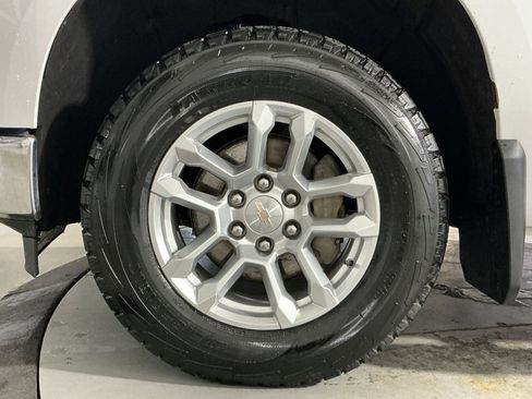 Used 2024 Chevrolet Silverado 1500 LT AWD/4WD image 13