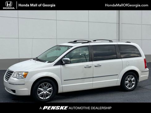 Used 2010 Chrysler Town & Country Limited image 1
