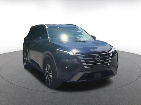 Used 2026 Nissan Rogue SL AWD/4WD image 3