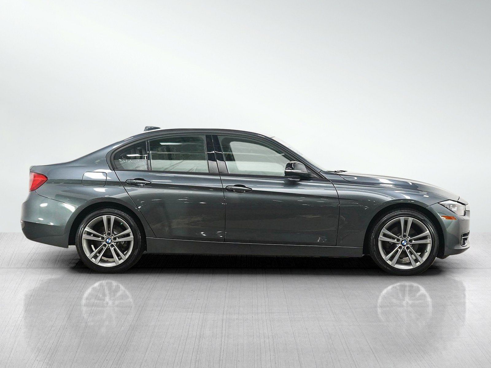 Used 2014 BMW 328i xDrive Sedan AWD/4WD image 6