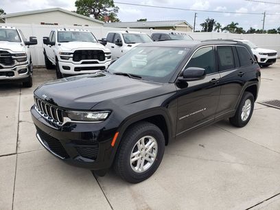New 2025 Jeep Grand Cherokee Laredo w/ Trailer Tow Package