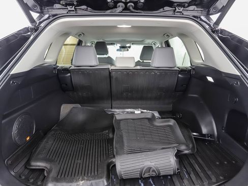 Used 2023 Toyota RAV4 XLE Premium image 22