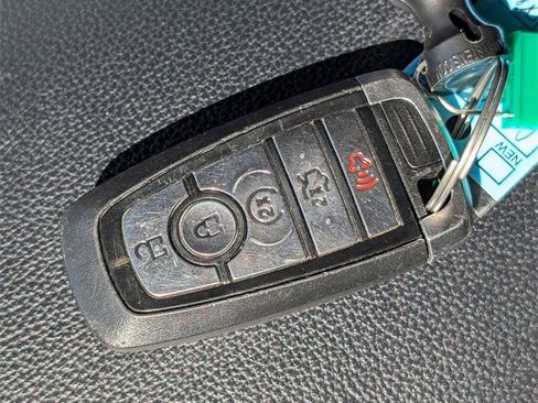 Used 2018 Ford Explorer XLT w/ Equipment Group 202A image 33