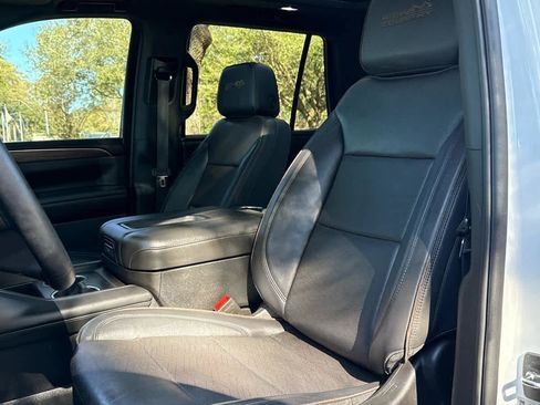 Used 2024 Chevrolet Tahoe High Country image 10