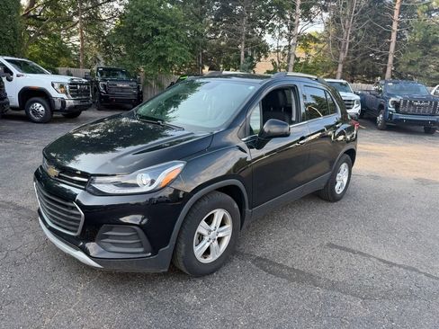 Used 2019 Chevrolet Trax LT w/ LT Convenience Package FWD image 5