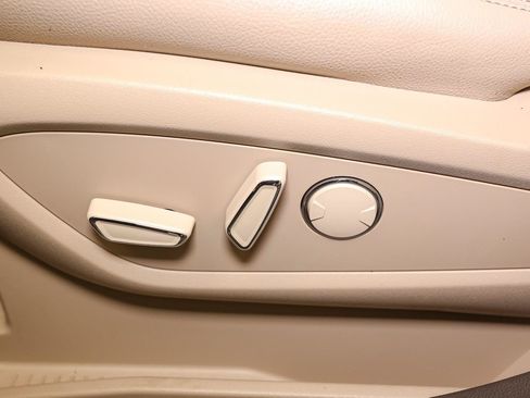 Used 2023 Lincoln Nautilus AWD w/ Premium Package image 40