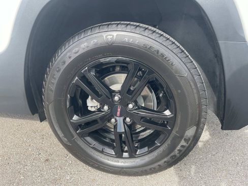 Used 2023 GMC Terrain AT4 AWD/4WD image 11