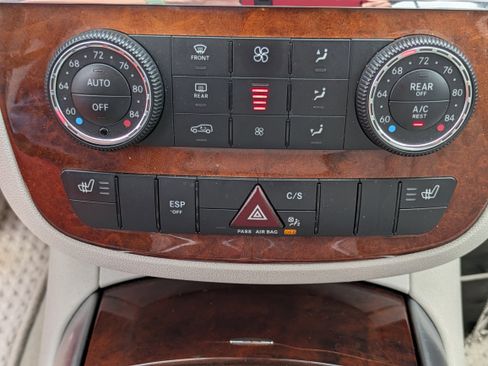 Used 2006 Mercedes-Benz R 500 4MATIC image 32