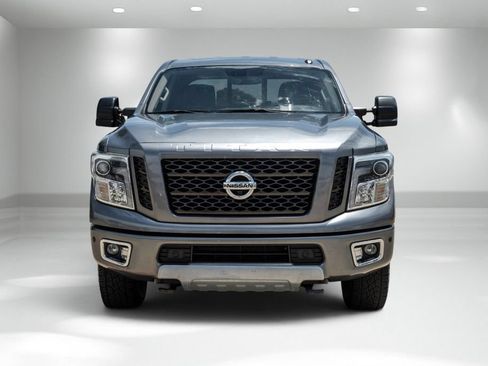 Used 2017 Nissan Titan PRO-4X w/ Pro-4x Convenience Package AWD/4WD image 4