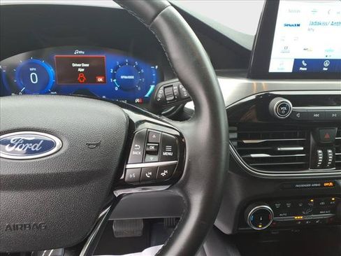 Used 2022 Ford Escape Titanium AWD/4WD image 25