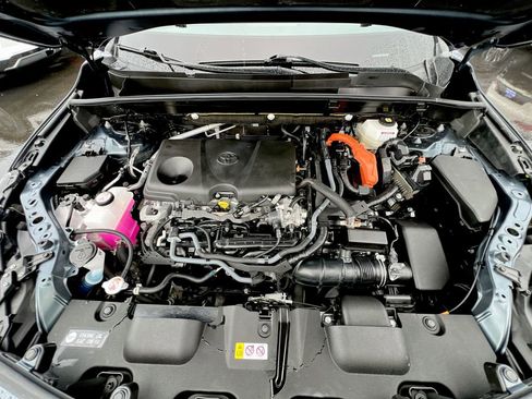 Used 2024 Toyota Venza LE image 24