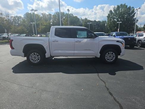 New 2025 Toyota Tundra SR5 image 4