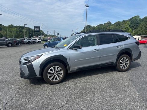 Certified 2025 Subaru Outback Premium AWD/4WD image 2