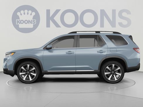 Used 2024 Honda Pilot Touring image 2