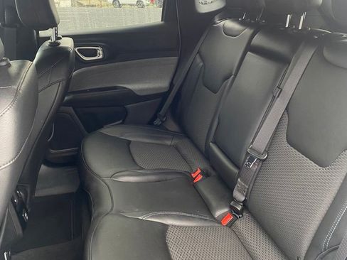 Used 2024 Jeep Compass Latitude image 11