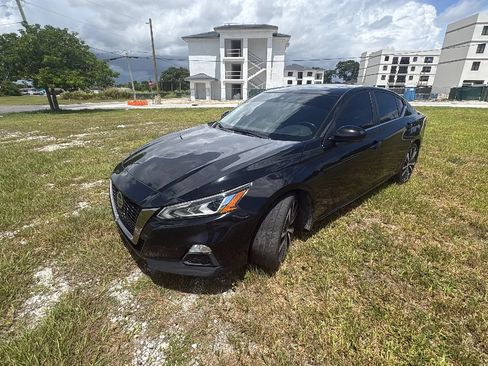 Used 2021 Nissan Altima 2.0 SR FWD image 1