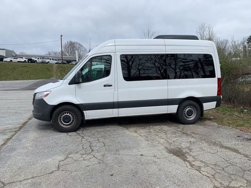 Used 2024 Mercedes-Benz Sprinter 2500 image 5