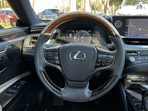 Certified 2021 Lexus ES 300h Ultra Luxury w/ Accessory Package 2 image 33
