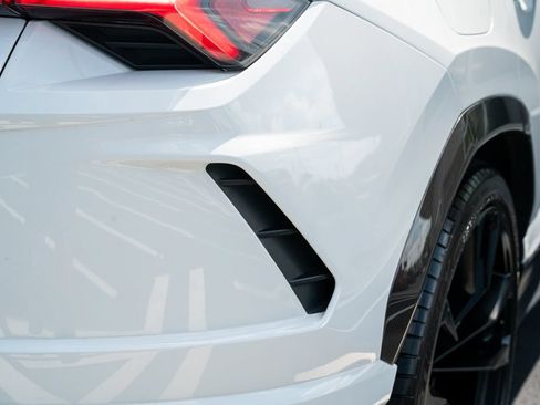 Used 2019 Lamborghini Urus AWD/4WD image 14