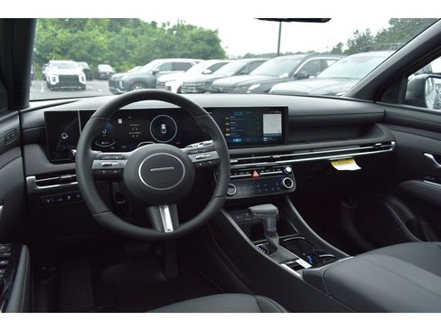 New 2025 Hyundai Santa Cruz Limited image 13