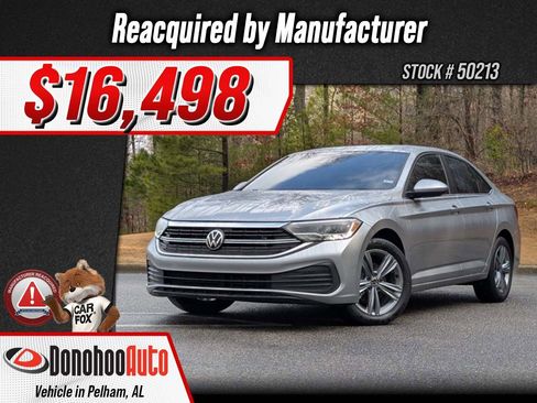 Used 2024 Volkswagen Jetta SE image 1