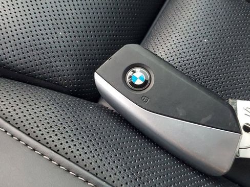 Used 2025 BMW X5 xDrive50e image 40