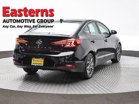 Used 2020 Hyundai Elantra Limited w/ Winter Weather Package FWD image 5