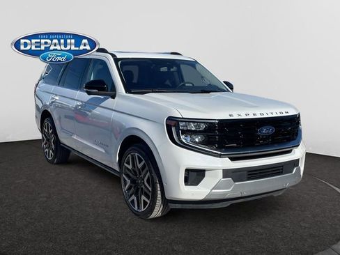 Certified 2025 Ford Expedition Platinum w/ Platinum Ultimate Package image 9