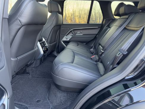Certified 2025 Land Rover Range Rover SE AWD/4WD image 5