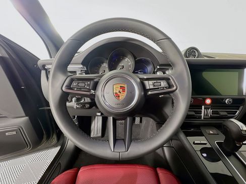 New 2026 Porsche Macan Base image 12