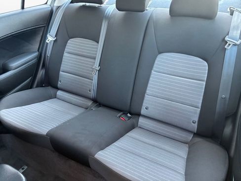 Used 2018 Kia Forte S image 22