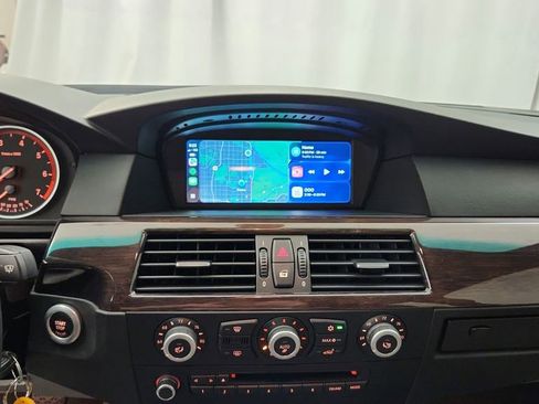 Used 2010 BMW 550i Sedan image 16