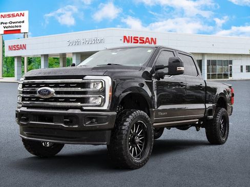 Used 2024 Ford F250 King Ranch w/ FX4 Off-Road Package AWD/4WD image 2