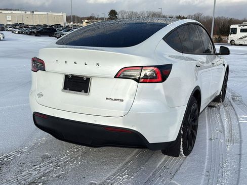 Used 2021 Tesla Model Y Long Range image 7
