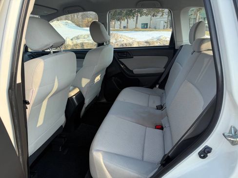 Used 2014 Subaru Forester 2.5i image 8