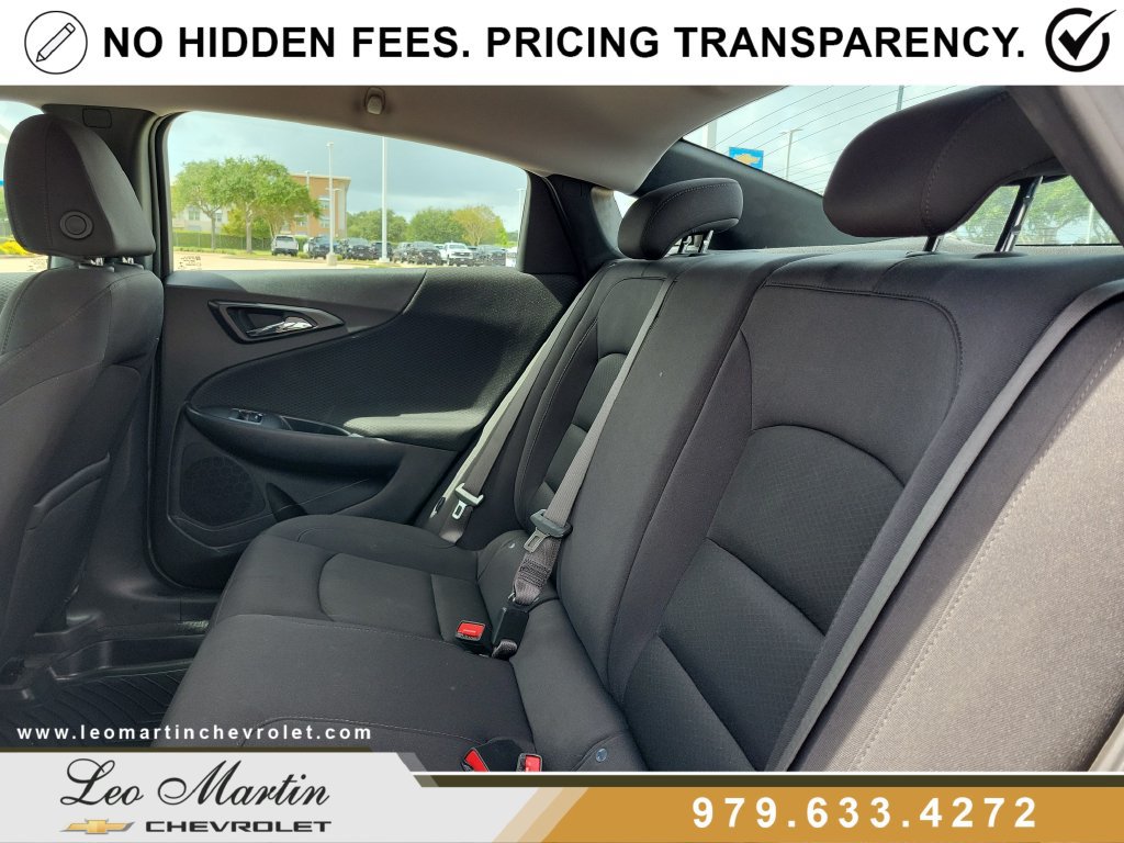 Used 2025 Chevrolet Malibu RS FWD image 8