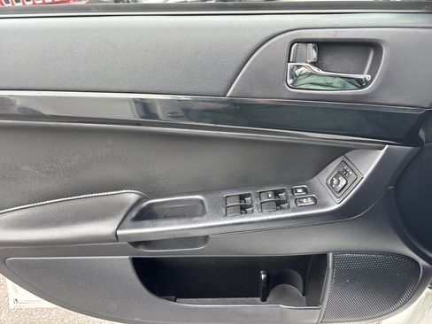 Used 2017 Mitsubishi Lancer ES image 35