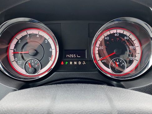 Used 2014 Dodge Grand Caravan SXT image 24