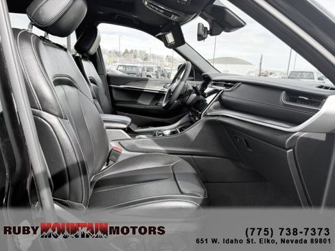 Used 2024 Jeep Grand Cherokee L Limited w/ Luxury Tech Group II image 28