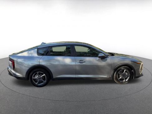 Used 2025 Kia K4 LXS image 16