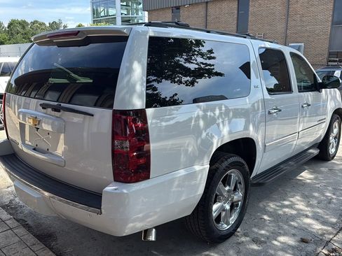 Used 2014 Chevrolet Suburban LTZ AWD/4WD image 5