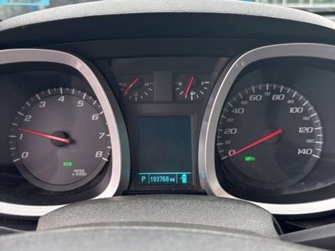 Used 2012 Chevrolet Equinox LT w/ Driver Convenience Package image 2