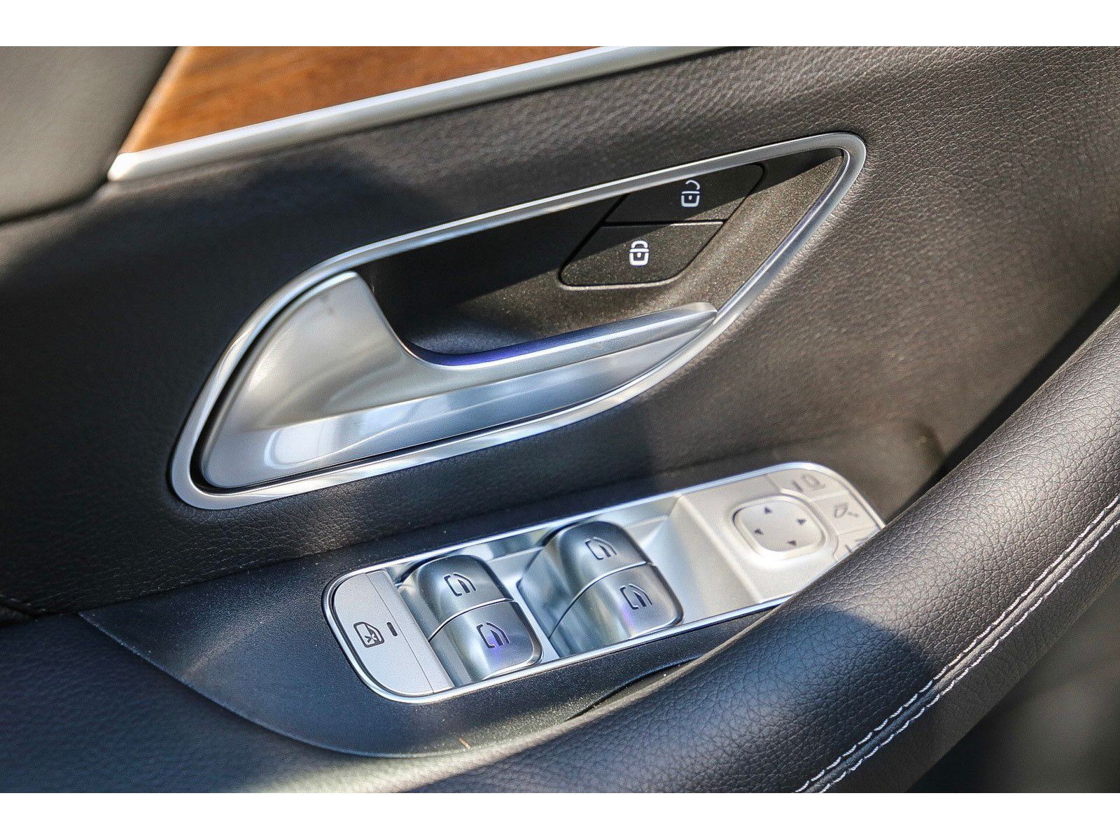 Used 2025 Mercedes-Benz GLE 580 4MATIC image 31