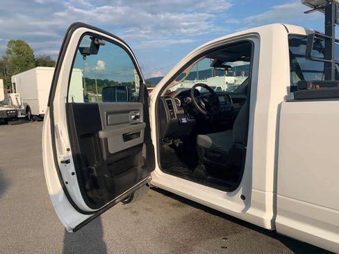 Used 2018 RAM 1500 Express AWD/4WD image 7