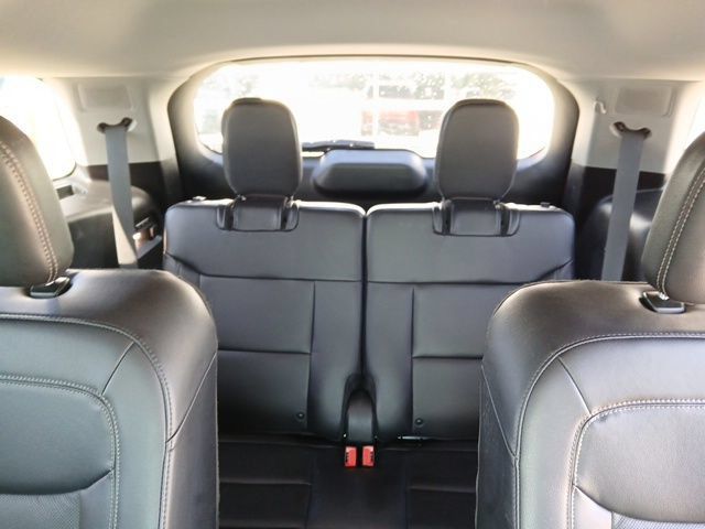 Used 2023 Ford Explorer Limited w/ Equipment Group 301A AWD/4WD image 13