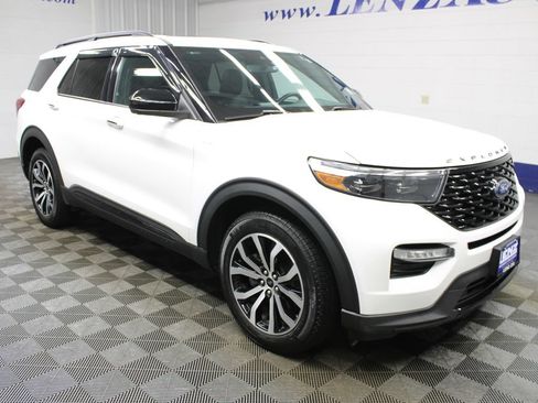 Used 2023 Ford Explorer ST-Line AWD/4WD image 3